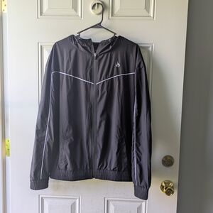 Lightweight Woman's Windbreaker